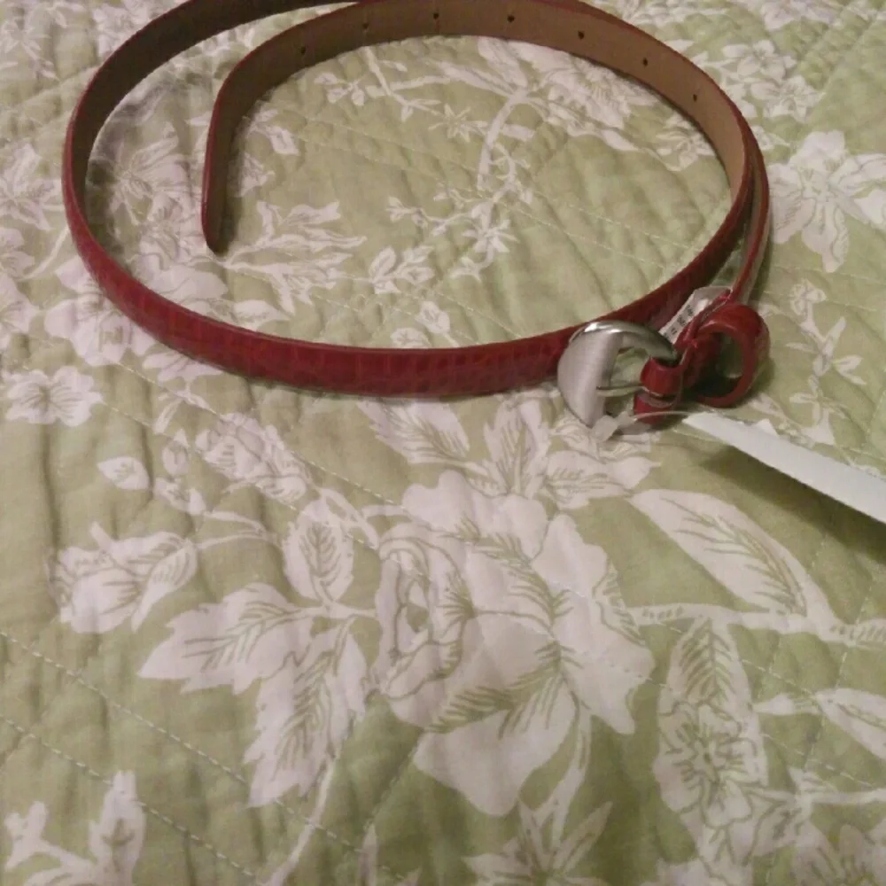 🆕 Banana Republic slim cherry red belt